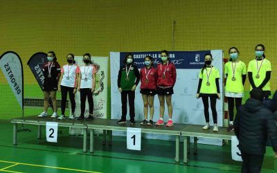 Medallas en el campeonato regional de tenis de mesa