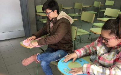 Colaboración entre alumnos de 2º ESO y alumnos del PGJ