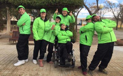 Los alumnos de PGJ reciben su uniforme de jardinería