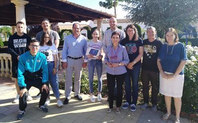 Una alumna de 1º Comercio ganadora del concurso de etiquetas de la Cooperativa Ntra. Sra. de Rus